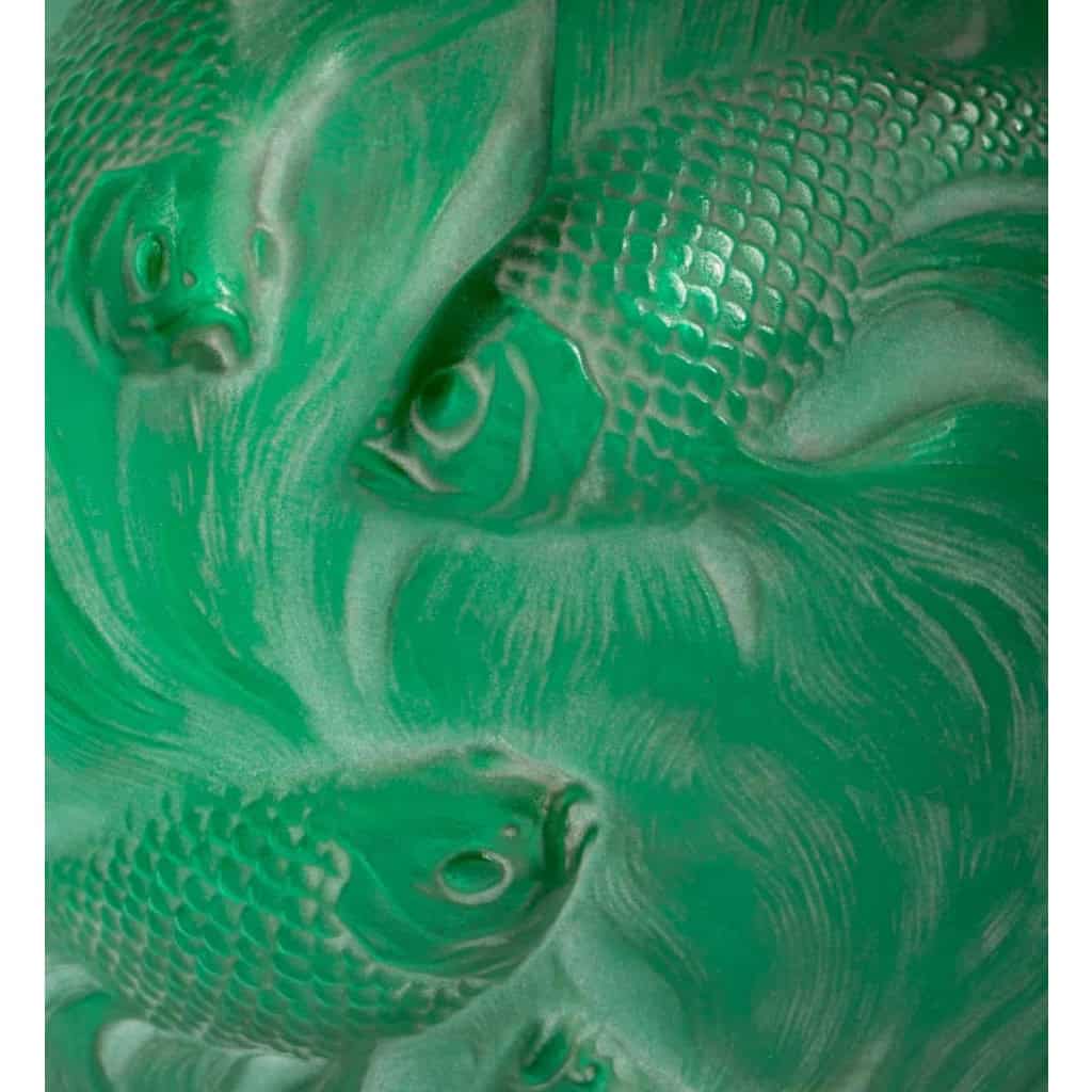 Vase « Formose » en verre vert émeraude patiné blanc de René LALIQUE | Biron Vase "Formose" en verre vert émeraude patiné blanc de René LALIQUE