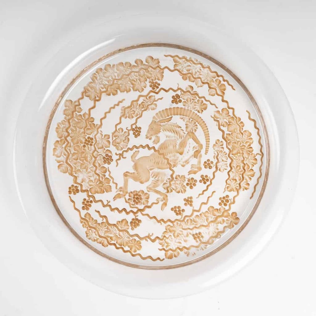 Coupe Plat « Bélier » cristal blanc patiné sépia de Marc LALIQUE | Biron ||||||