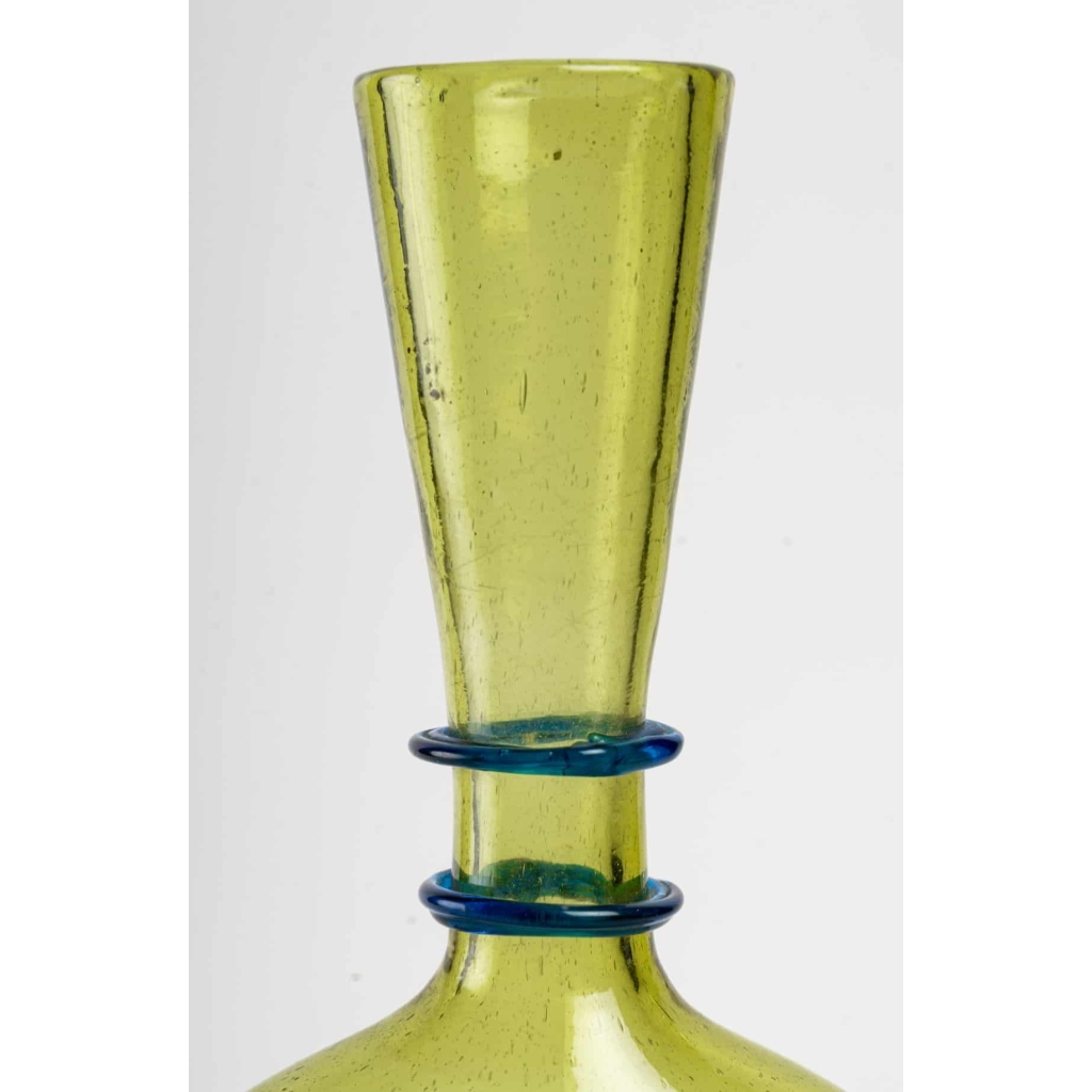 Vase vénitien, couleur vert absinthe, fin XVIIIème / début XIXème