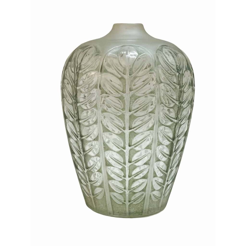 Vase « Tournai » verre blanc patiné vert de René LALIQUE | Biron Vase "Tournai" verre blanc patiné vert de René LALIQUE