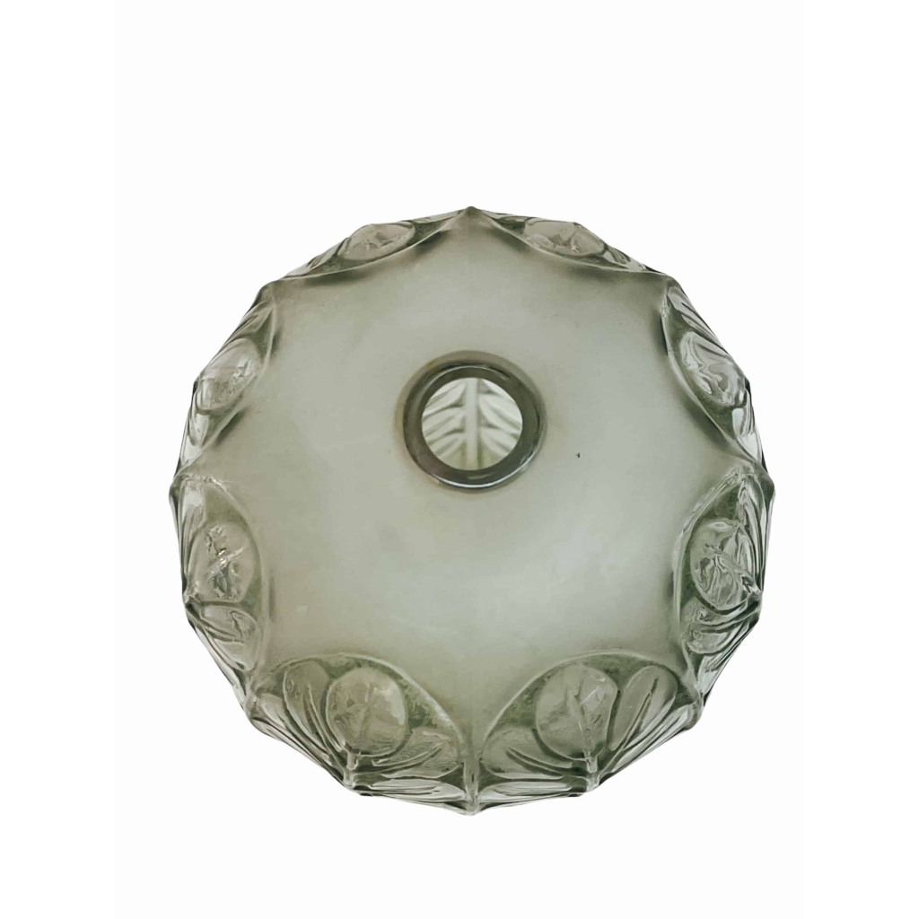 Vase « Tournai » verre blanc patiné vert de René LALIQUE | Biron Vase "Tournai" verre blanc patiné vert de René LALIQUE