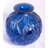 Vase « Penthièvre » verre bleu saphir de René LALIQUE | Biron Vase "Penthièvre" verre bleu saphir de René LALIQUE
