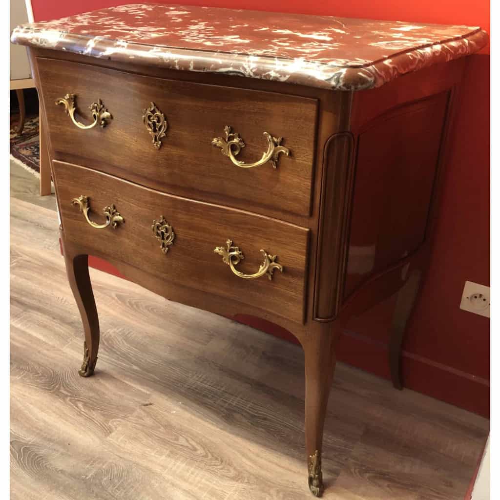 Commode petite sauteuse deux tiroirs en acajou 18è siècle | Biron Commode petite sauteuse deux tiroirs en acajou 18è siècle