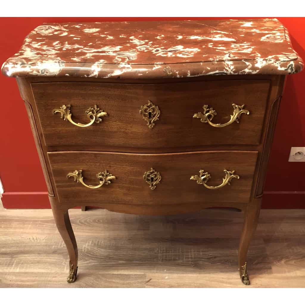 Commode petite sauteuse deux tiroirs en acajou 18è siècle | Biron Commode petite sauteuse deux tiroirs en acajou 18è siècle