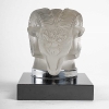 Paire Mascottes Serre-livres « Tête De Bélier » verre blanc sur socle verre noir de René LALIQUE | Biron Paire Mascottes Serre-livres "Tête De Bélier" verre blanc sur socle verre noir de René LALIQUE