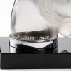 Paire Mascottes Serre-livres « Tête De Bélier » verre blanc sur socle verre noir de René LALIQUE | Biron Paire Mascottes Serre-livres "Tête De Bélier" verre blanc sur socle verre noir de René LALIQUE