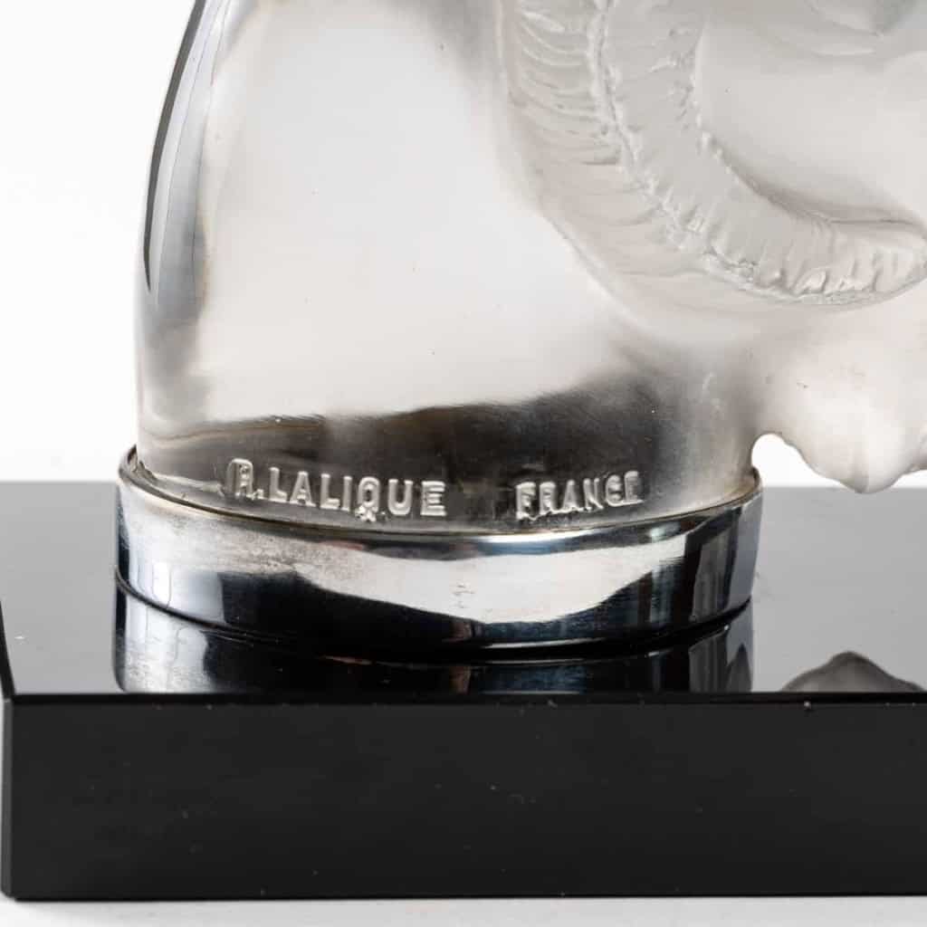 Paire Mascottes Serre-livres « Tête De Bélier » verre blanc sur socle verre noir de René LALIQUE | Biron Paire Mascottes Serre-livres "Tête De Bélier" verre blanc sur socle verre noir de René LALIQUE
