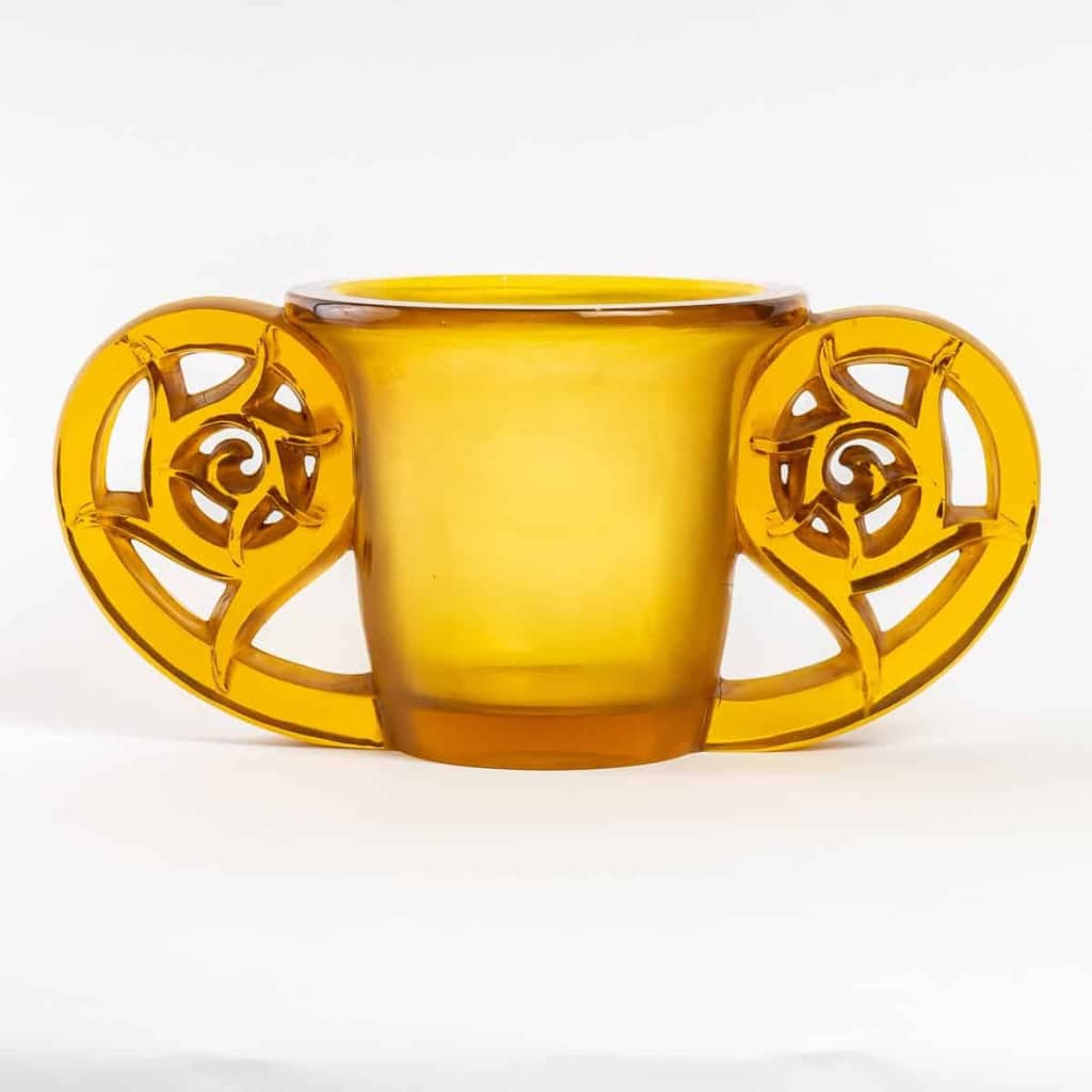 Vase « Pierrefonds » verre jaune ambré satiné à l’acide et patiné sépia de René LALIQUE | Biron |||||||||