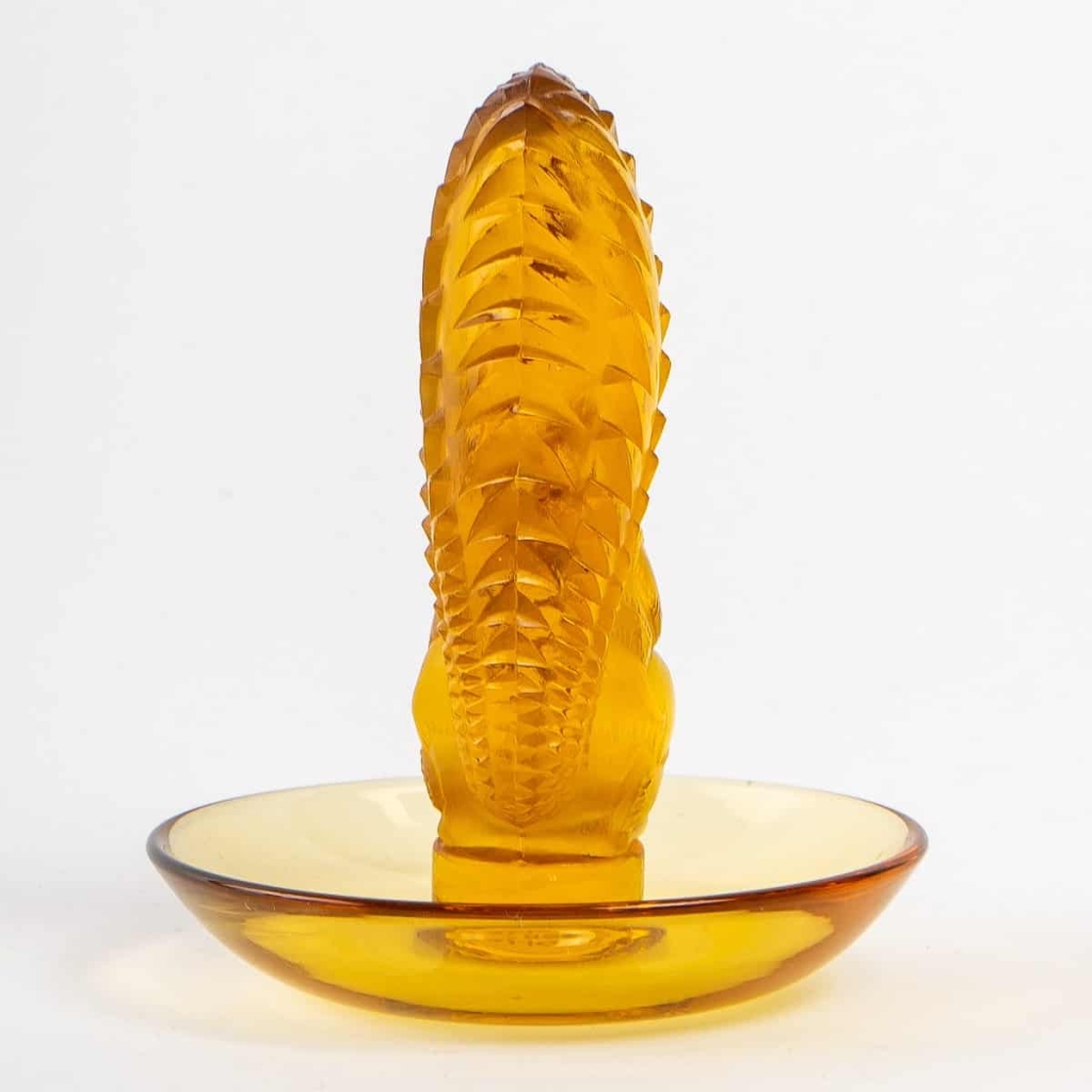 Cendrier Baguier « Ecureuil » verre jaune ambré de René LALIQUE | Biron Cendrier Baguier "Ecureuil" verre jaune ambré de René LALIQUE