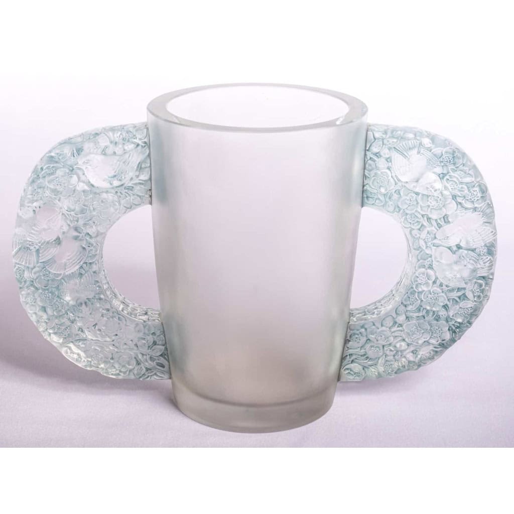 Vase "Pétrarque" verre blanc patiné bleu de René LALIQUE