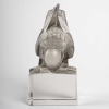 Presse-Papiers « Moineau Sur Socle Ailes Croisées » verre blanc patiné gris de René LALIQUE | Biron Presse-Papiers "Moineau Sur Socle Ailes Croisées" verre blanc patiné gris de René LALIQUE