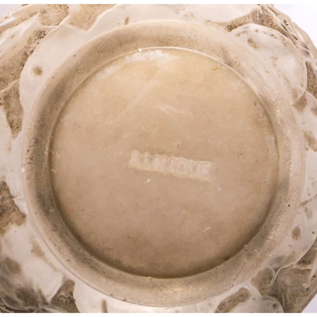 Vase « Monnaie du Pape » verre blanc patiné gris de René LALIQUE | Biron Vase "Monnaie du Pape" verre blanc patiné gris de René LALIQUE