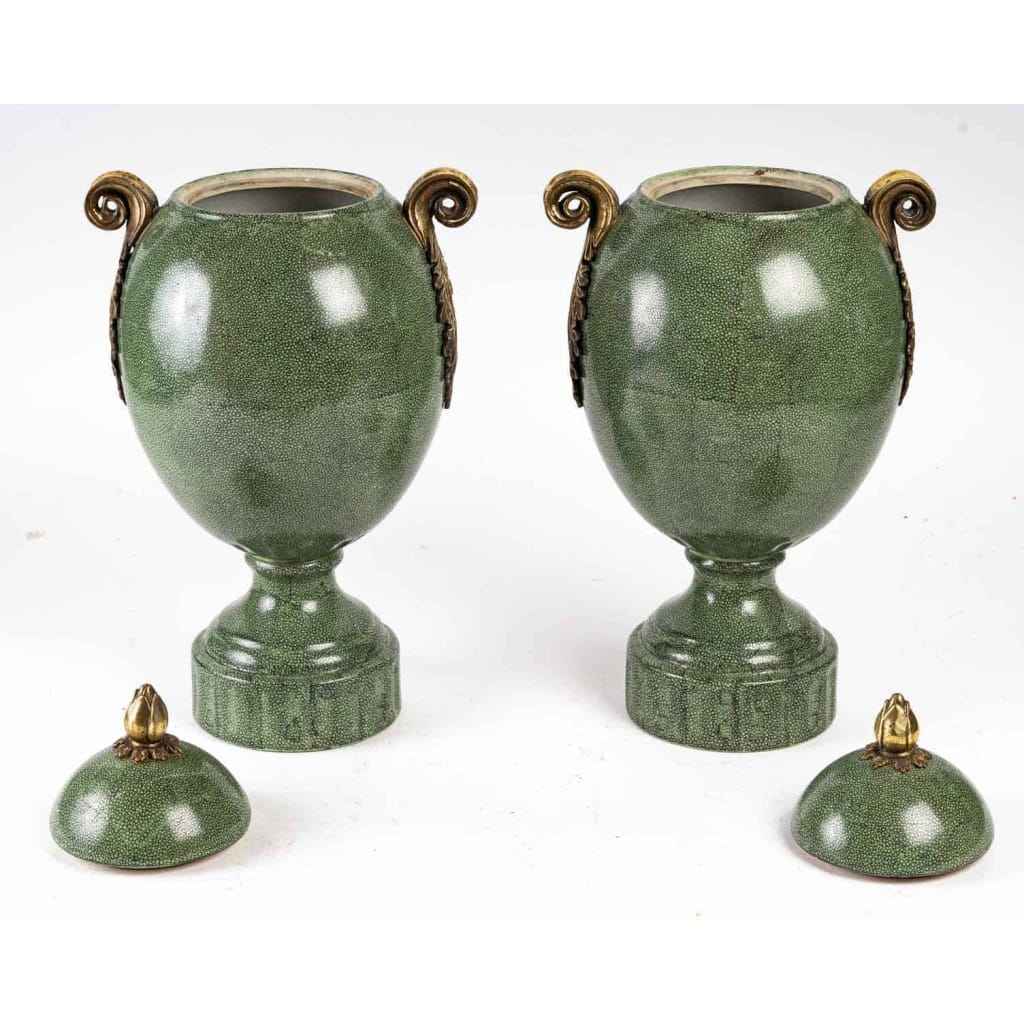 Paire de vases à décors Galuchat, 1940 | Biron Paire de vases à décors Galuchat, 1940