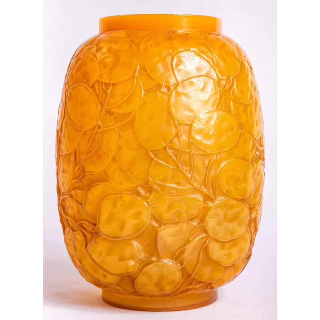 Vase « Monnaie du Pape » verre Butterscoth double couche jaune et opalescent de René LALIQUE | Biron |||||||
