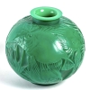 Vase "Poissons" verre vert jade multicouches patiné gris de René LALIQUE