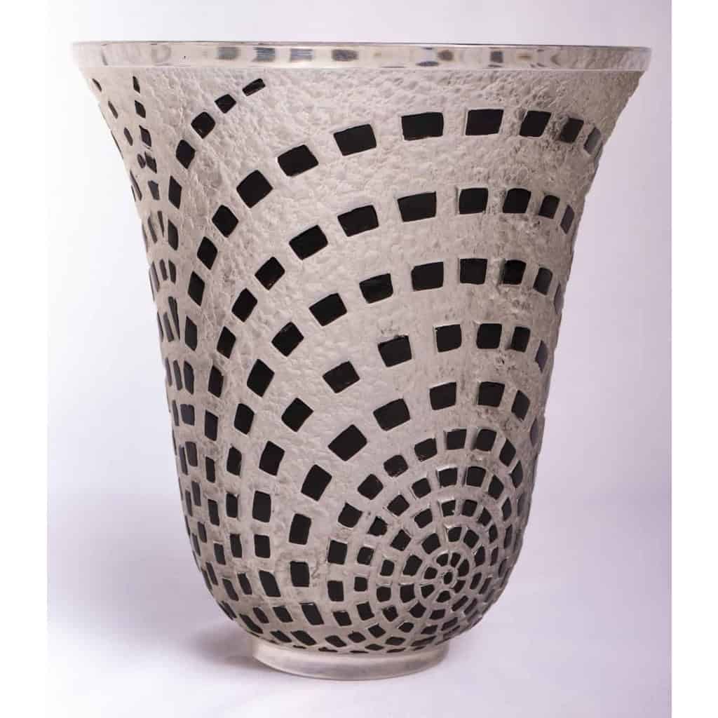 Vase « Damier » verre blanc émaillé noir d’origine de René LALIQUE | Biron ||||||||