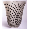 Vase « Damier » verre blanc émaillé noir d’origine de René LALIQUE | Biron Vase "Damier" verre blanc émaillé noir d'origine de René LALIQUE