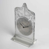 Pendule « Hélène » verre blanc patiné bleu de René LALIQUE – mouvement mécanique | Biron Pendule « Hélène » verre blanc patiné bleu de René LALIQUE - mouvement mécanique