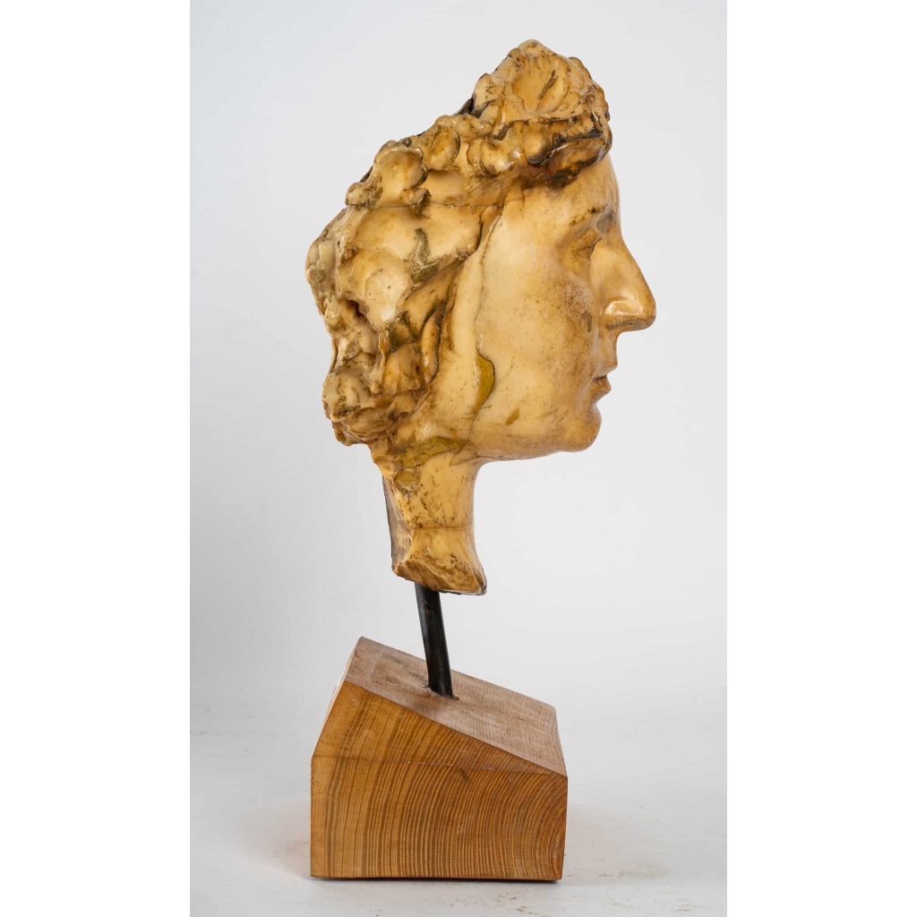Portrait de cire de jeune femme, XXème | Biron Portrait de cire de jeune femme, XXème