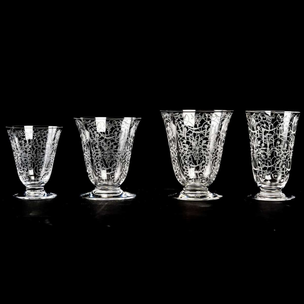 Service « Michel Ange » cristal blanc – 35 Pièces (32 Verres + 2 Carafes + 1 Pichet) de BACCARAT | Biron Service "Michel Ange" cristal blanc - 35 Pièces (32 Verres + 2 Carafes + 1 Pichet) de BACCARAT