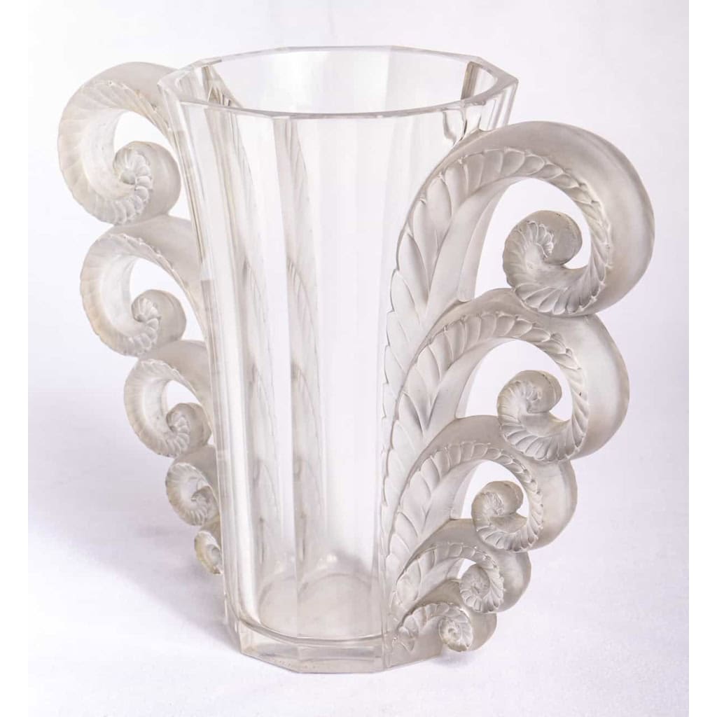 Vase « Beauvais » cristal blanc de René LALIQUE | Biron Vase "Beauvais" cristal blanc de René LALIQUE