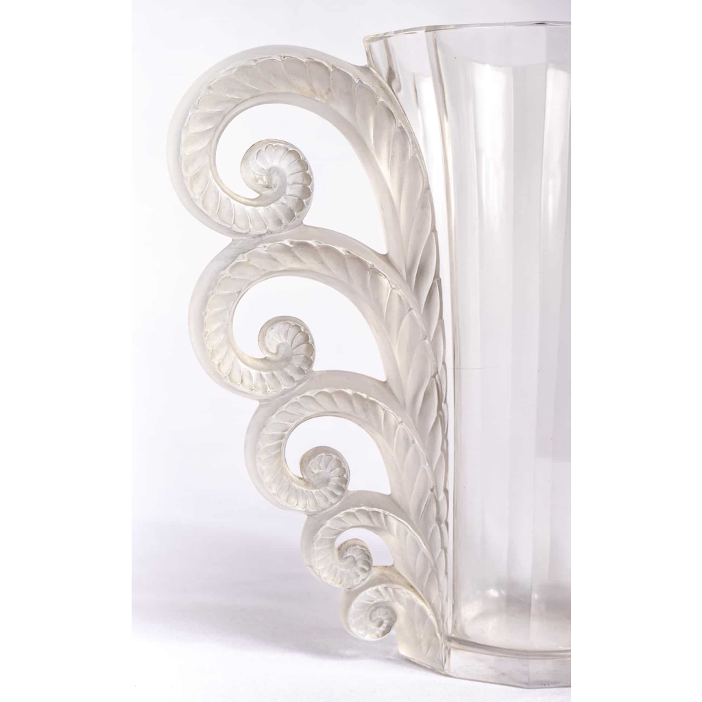 Vase « Beauvais » cristal blanc de René LALIQUE | Biron Vase "Beauvais" cristal blanc de René LALIQUE
