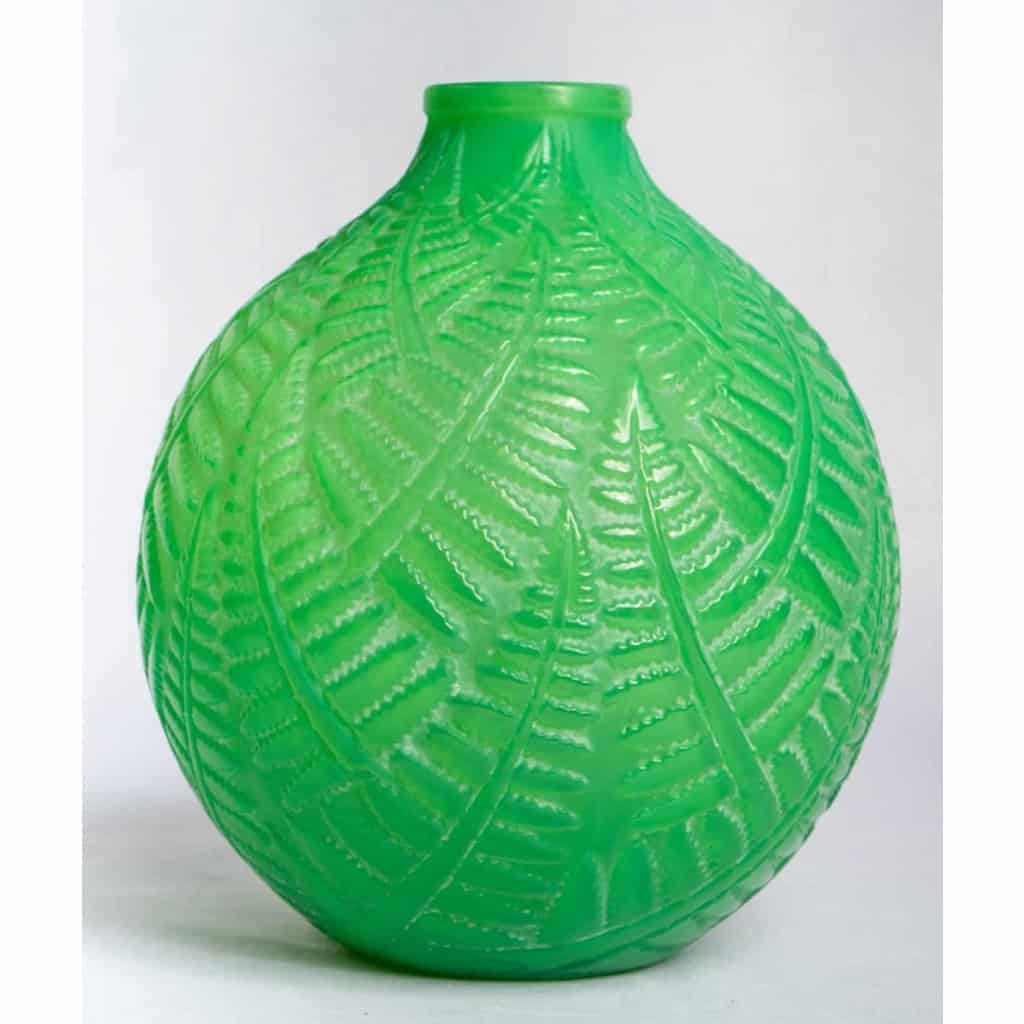 Vase « Espalion » verre vert jade double couche de René LALIQUE | Biron ||||||