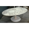 Eero Saarinen & Knoll International – table basse ovale « tulipe » en marbre | Biron Eero Saarinen & Knoll International - table basse ovale "tulipe" en marbre