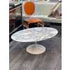 Eero Saarinen & Knoll International – table basse ovale « tulipe » en marbre | Biron Eero Saarinen & Knoll International - table basse ovale "tulipe" en marbre
