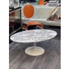 Eero Saarinen & Knoll International – table basse ovale « tulipe » en marbre | Biron Eero Saarinen & Knoll International - table basse ovale "tulipe" en marbre
