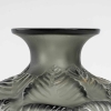 Vase « Ormeaux » verre gris de René LALIQUE | Biron Vase "Ormeaux" verre gris de René LALIQUE
