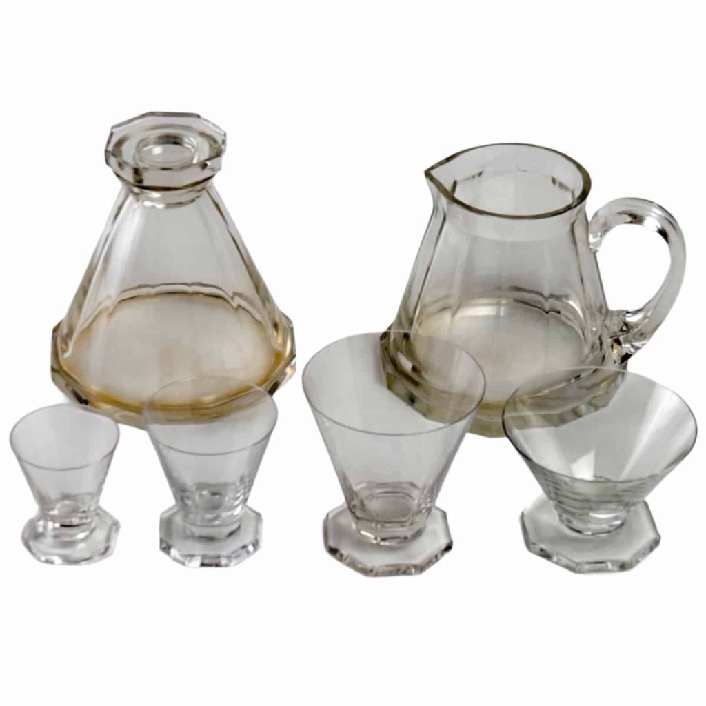 Service « Quincy » – 34 Pièces ( 32 Verres – 1 Carafe – 1 Broc) de René LALIQUE | Biron Service "Quincy" - 34 Pièces ( 32 Verres - 1 Carafe - 1 Broc) de René LALIQUE
