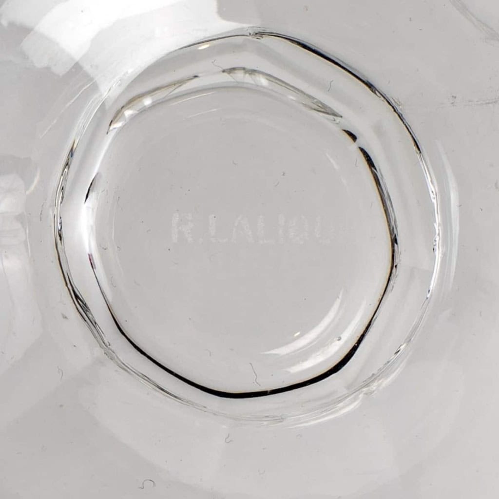 Service « Quincy » – 34 Pièces ( 32 Verres – 1 Carafe – 1 Broc) de René LALIQUE | Biron Service "Quincy" - 34 Pièces ( 32 Verres - 1 Carafe - 1 Broc) de René LALIQUE