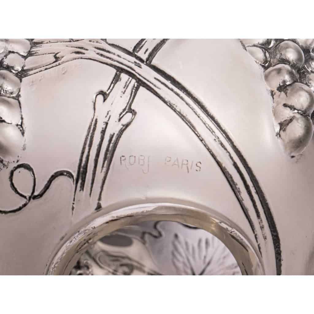 Brûle-Parfum « Raisins » verre blanc émaillé noir d’origne socle bois de René LALIQUE pour ROBJ | Biron Brûle-Parfum "Raisins" verre blanc émaillé noir d'origne socle bois de René LALIQUE pour ROBJ