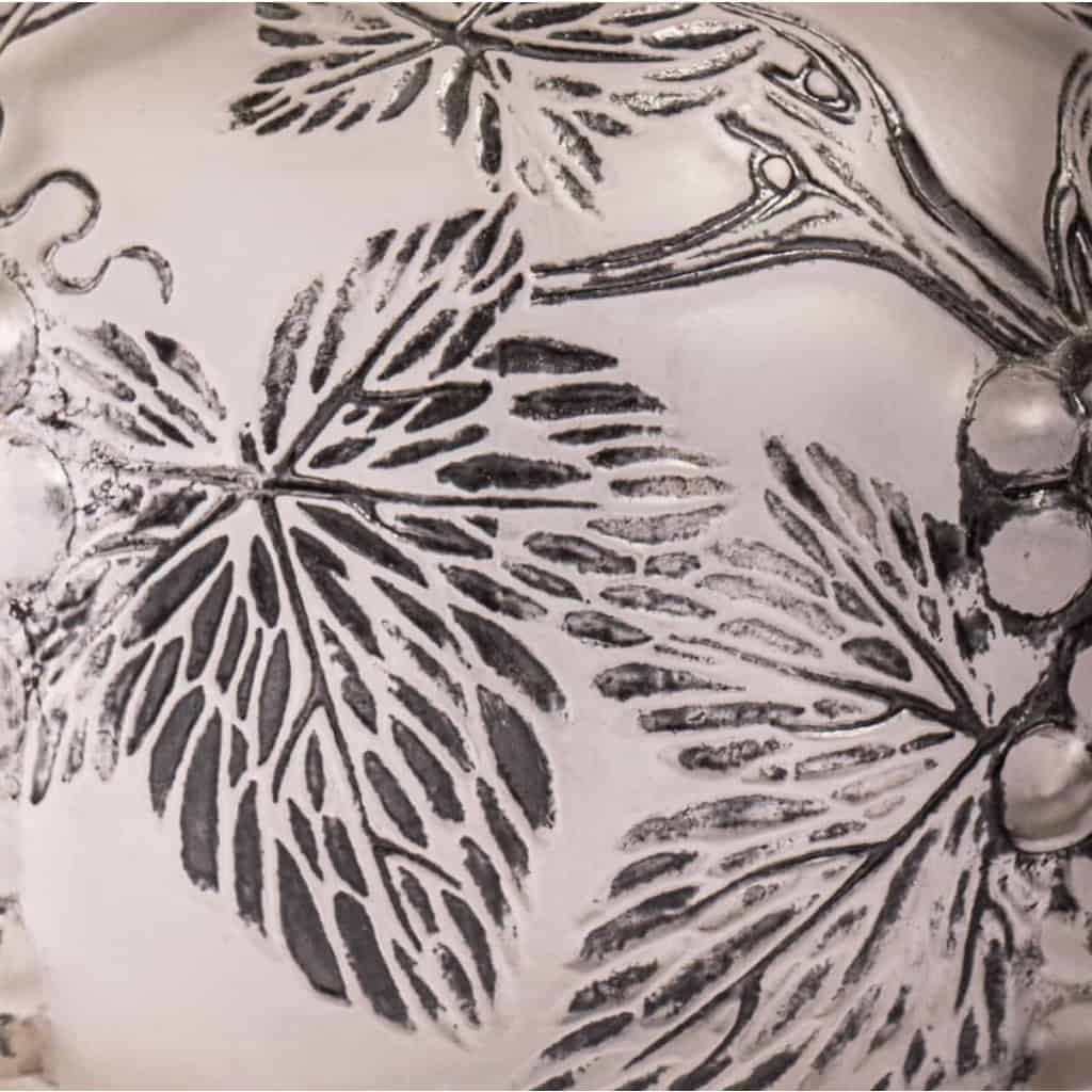 Brûle-Parfum « Raisins » verre blanc émaillé noir d’origne socle bois de René LALIQUE pour ROBJ | Biron Brûle-Parfum "Raisins" verre blanc émaillé noir d'origne socle bois de René LALIQUE pour ROBJ