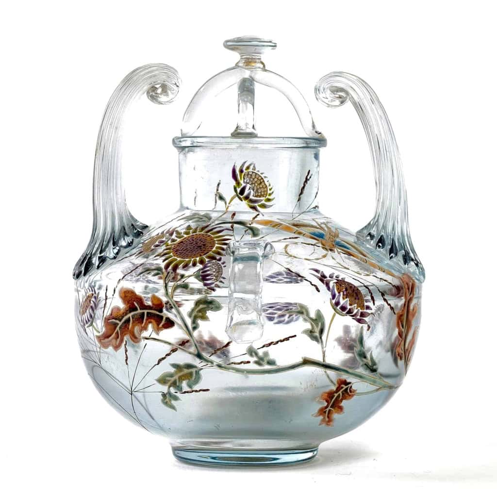 Vase Brûle-Parfums « Vol d’un Lépidoptère parmi des Gaillardes » verre clair de lune émaillé d’Emile Gallé | Biron Vase Brûle-Parfums "Vol d'un Lépidoptère parmi des Gaillardes" verre clair de lune émaillé d'Emile Gallé
