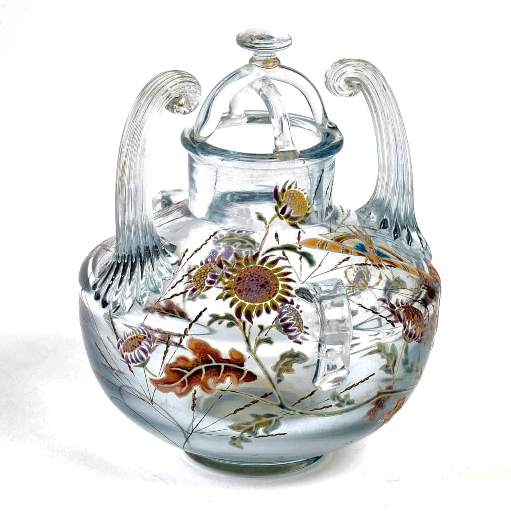 Vase Brûle-Parfums « Vol d’un Lépidoptère parmi des Gaillardes » verre clair de lune émaillé d’Emile Gallé | Biron Vase Brûle-Parfums "Vol d'un Lépidoptère parmi des Gaillardes" verre clair de lune émaillé d'Emile Gallé