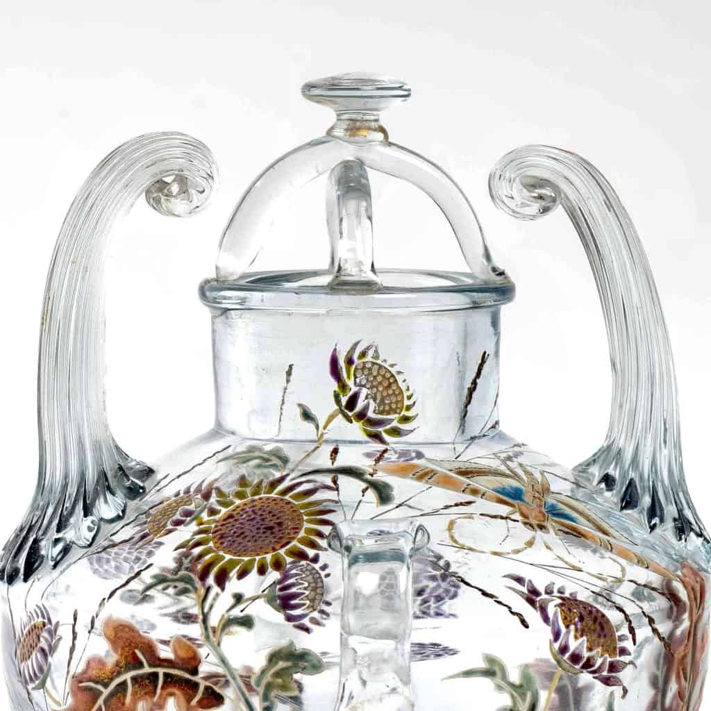 Vase Brûle-Parfums « Vol d’un Lépidoptère parmi des Gaillardes » verre clair de lune émaillé d’Emile Gallé | Biron Vase Brûle-Parfums "Vol d'un Lépidoptère parmi des Gaillardes" verre clair de lune émaillé d'Emile Gallé