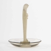 Cendrier Baguier « Statuette de la Fontaine » verre gris topaze de René LALIQUE | Biron Cendrier Baguier "Statuette de la Fontaine" verre gris topaze de René LALIQUE