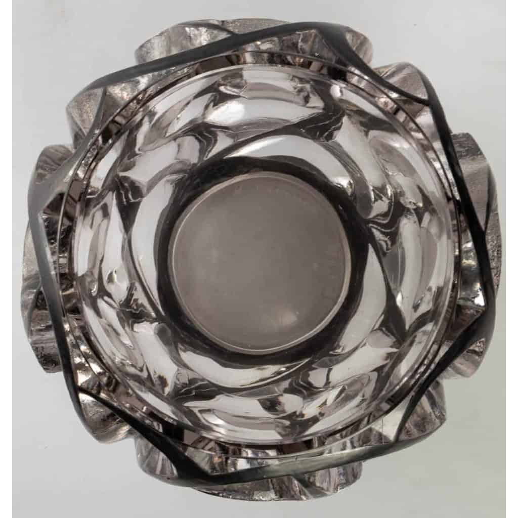 Vase « Tourbillons » verre blanc émaillé noir d’origine de René LALIQUE | Biron Vase "Tourbillons" verre blanc émaillé noir d'origine de René LALIQUE