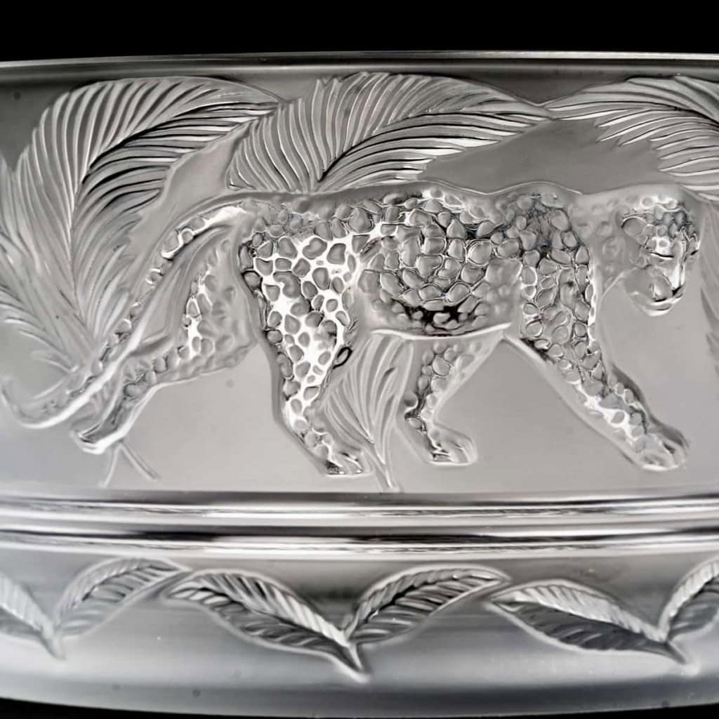 Coupe « Jungle » cristal incolore – neuve avec étiquette – de LALIQUE FRANCE | Biron Coupe "Jungle" cristal incolore - neuve avec étiquette - de LALIQUE FRANCE