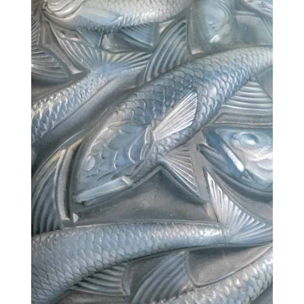 Vase « Salmonides » verre opalescent patiné gris de René LALIQUE | Biron Vase "Salmonides" verre opalescent patiné gris de René LALIQUE