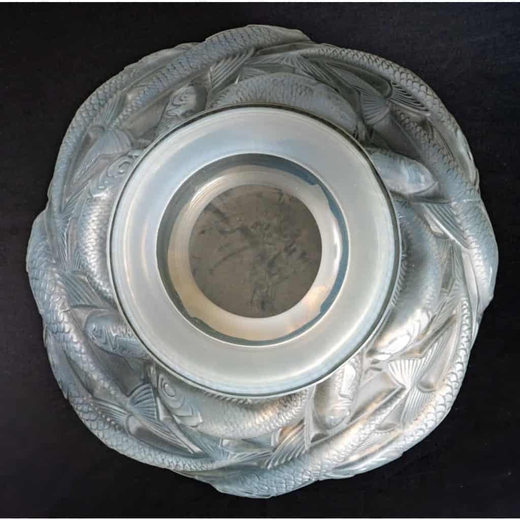 Vase « Salmonides » verre opalescent patiné gris de René LALIQUE | Biron Vase "Salmonides" verre opalescent patiné gris de René LALIQUE