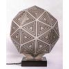 Lampe de Table « Nanking » verre blanc patiné gris sur socle bois de René LALIQUE | Biron ||||||||