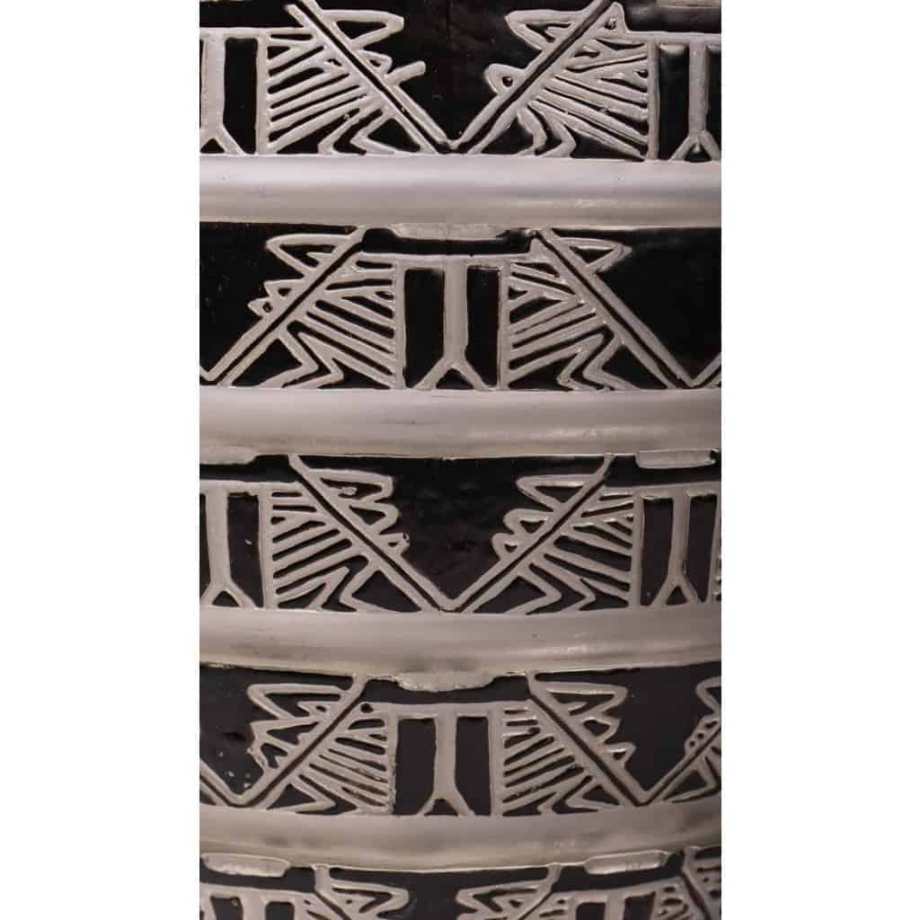 Vase « Lagamar » verre blanc émaillé noir d’origine de René LALIQUE | Biron Vase "Lagamar" verre blanc émaillé noir d'origine de René LALIQUE