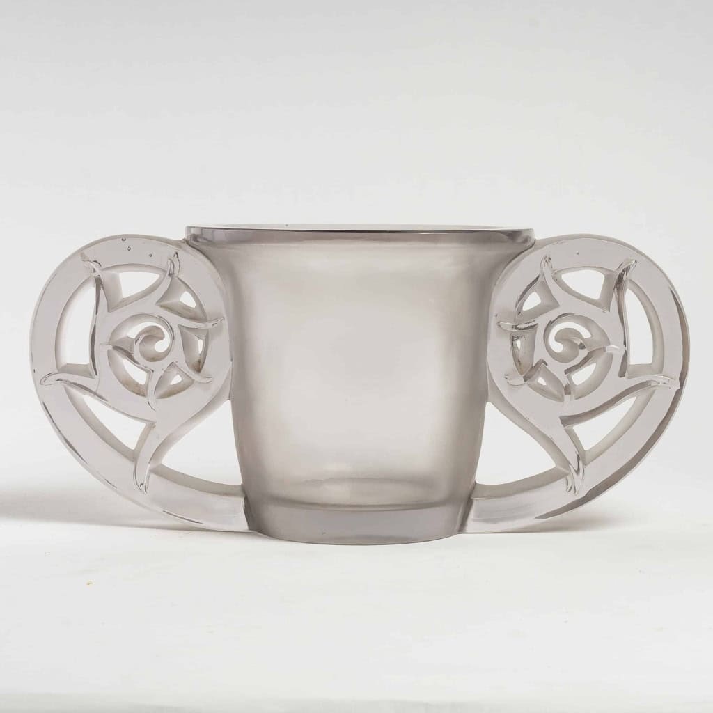 Vase « Pierrefonds » verre blanc satiné à l’acide de René LALIQUE | Biron |||||||