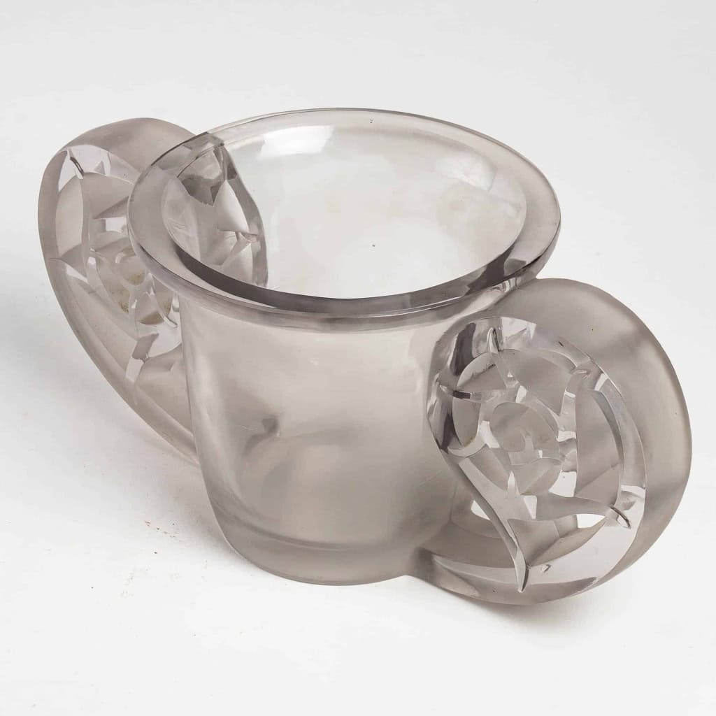 Vase « Pierrefonds » verre blanc satiné à l’acide de René LALIQUE | Biron Vase "Pierrefonds" verre blanc satiné à l'acide de René LALIQUE