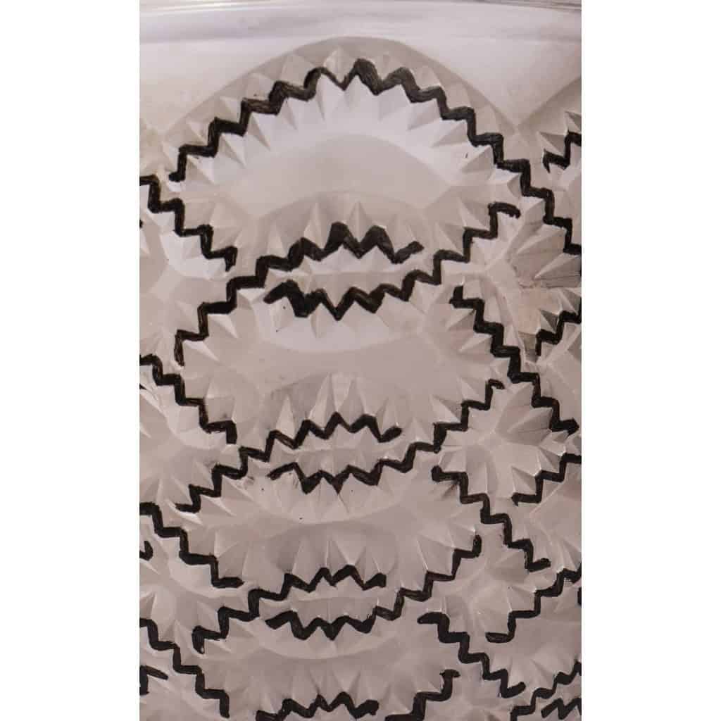 Vase "Guirlandes" verre blanc émaillé noir de René LALIQUE