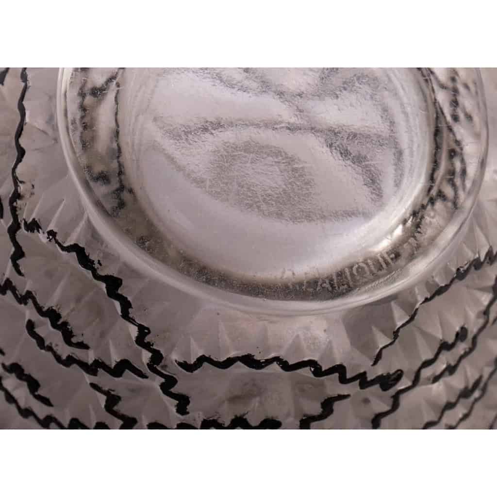Vase "Guirlandes" verre blanc émaillé noir de René LALIQUE