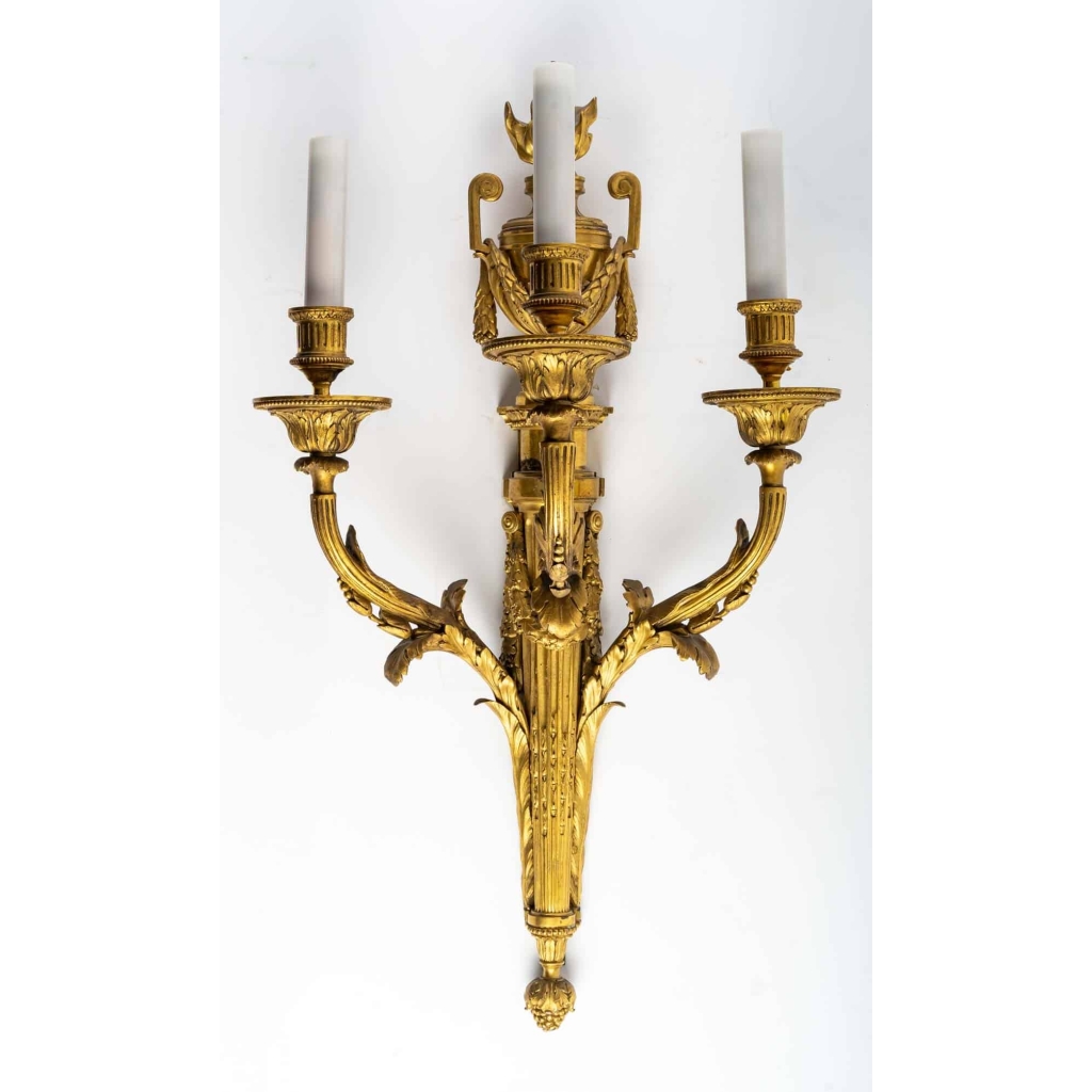 Paire d’appliques de style Louis XVI. | Biron Paire d'appliques de style Louis XVI.